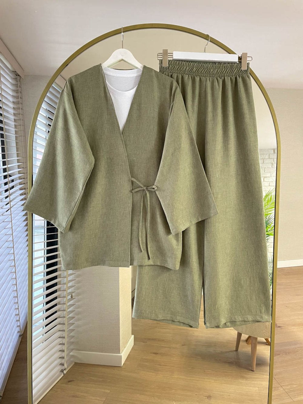 Tied Linen Set